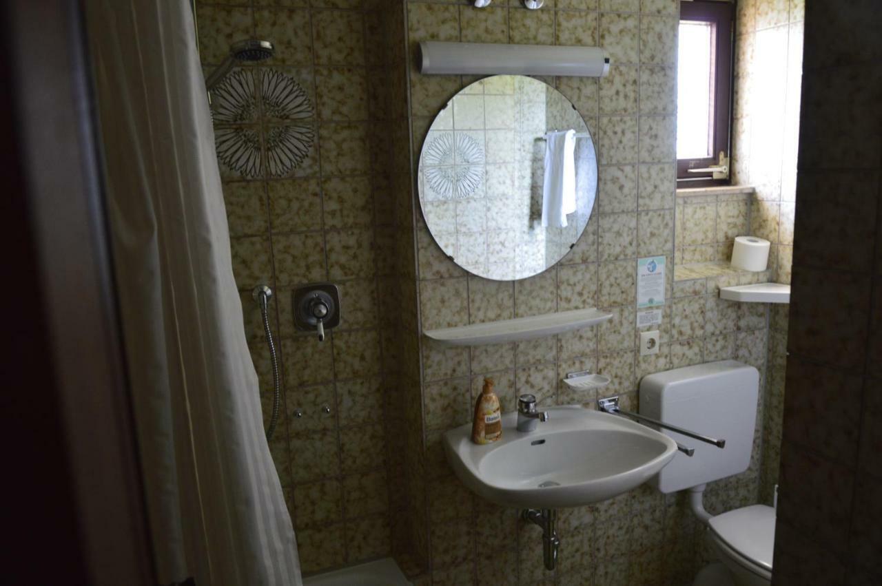 Gaestehaus Faessle Weinstadt Luaran gambar